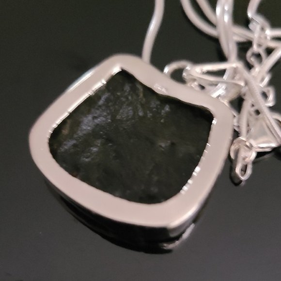 Moldavite Pendant necklace-Moldavite Jewelry -Unisex necklace - Picture 7 of 7